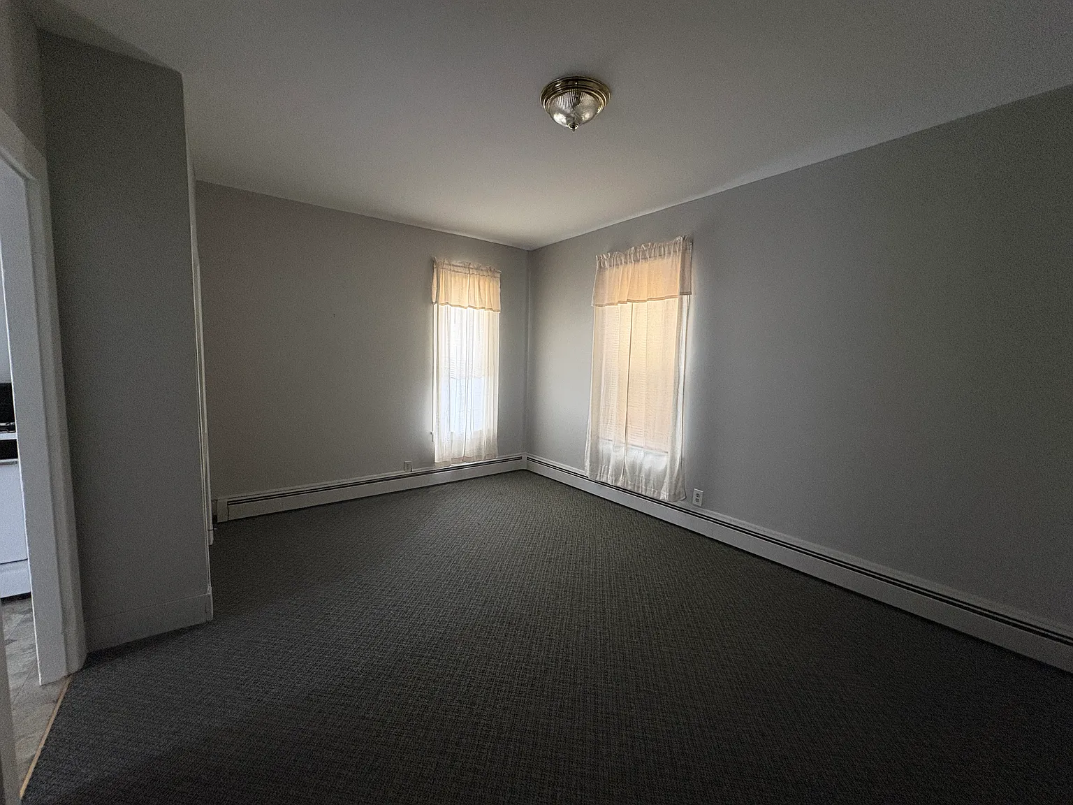 2 bed, 1200 sqft, $1,600 — Photo 3