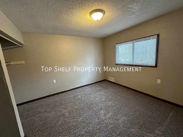 1328 Williams St — Photo 8