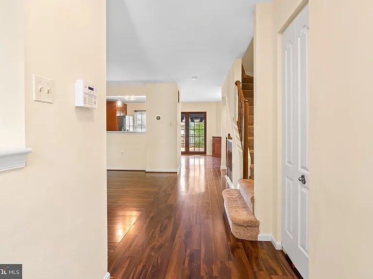 26 Wessex Ct — Photo 2