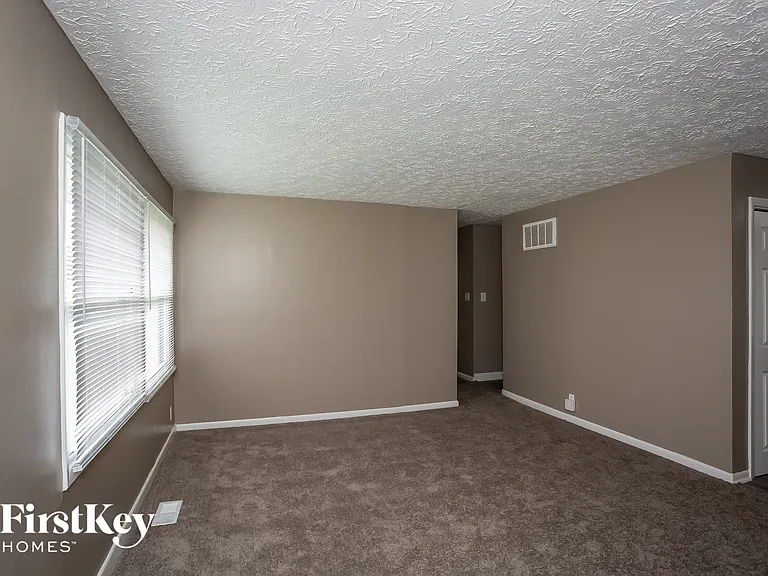 6072 Bettcher Ave — Photo 7