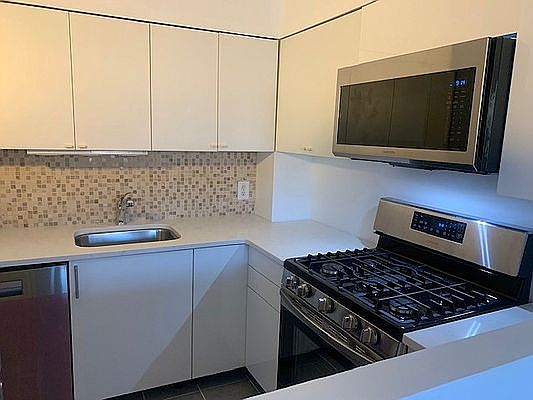 5th image of 268 Carroll St Floor 2