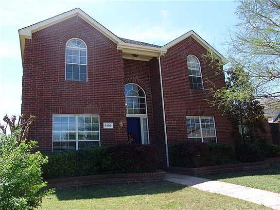 3rd image of 7909 Greenvalley Ln