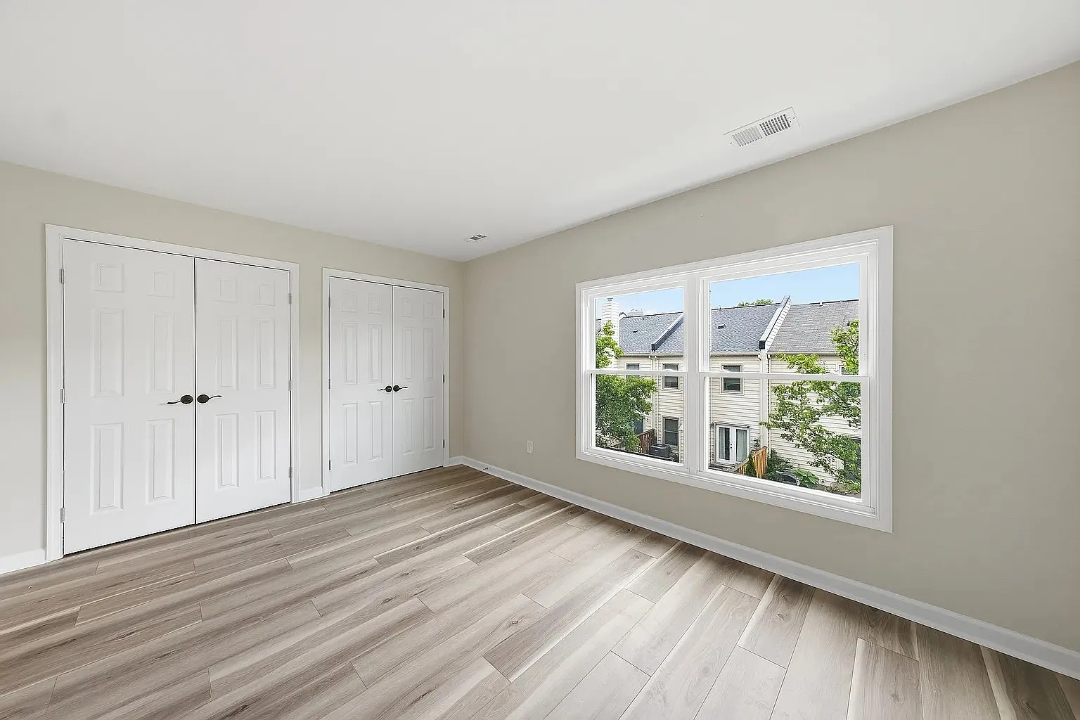 1 bed, 1890 sqft, $900 — Photo 3