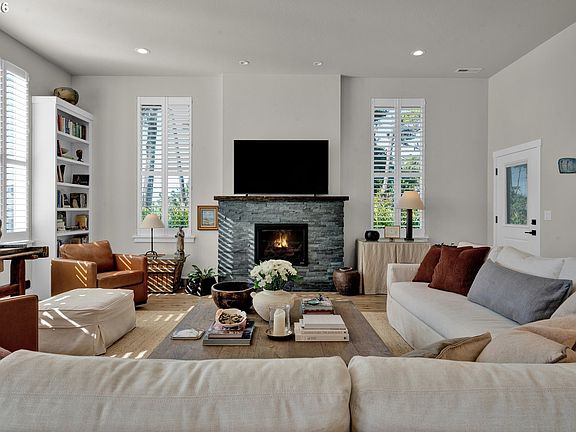 3rd image of 34 Bonnett Way