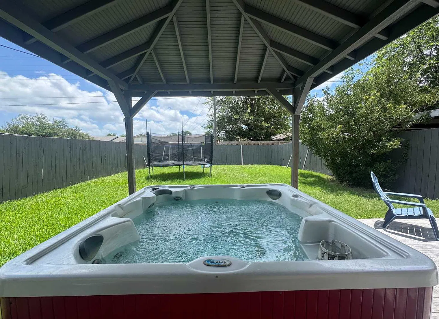4 bed, 2.0 bath, 1323 sqft, $6,387 — Photo 2