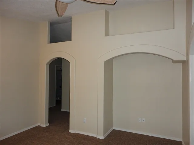 6301 Vaughn Dr NE — Photo 6