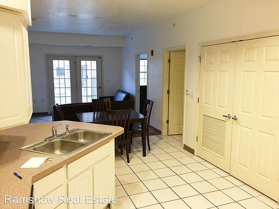 4th image of 905 S 2nd St #17951855