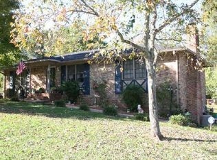302 Blackberry Ln SE, Lindale, GA 30147