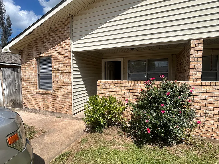 5401 Laccasine Dr #A — Photo 2