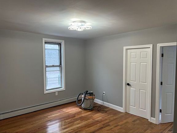2nd image of 3950 Hill Ave #2A