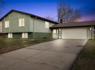 5800 Golden Ct NE, Cedar Rapids, IA 52402