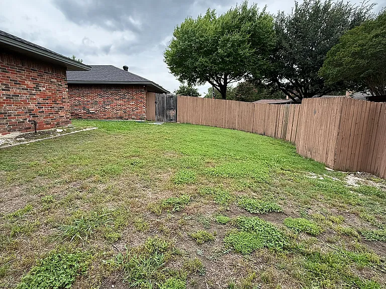 2425 Coleshire Dr — Photo 39