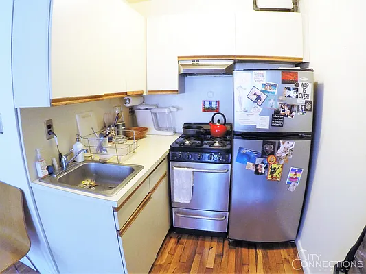 Rented by City Connections Realty | media 15