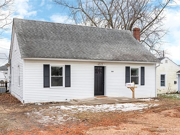 3rd image of 104 Frahn Ave