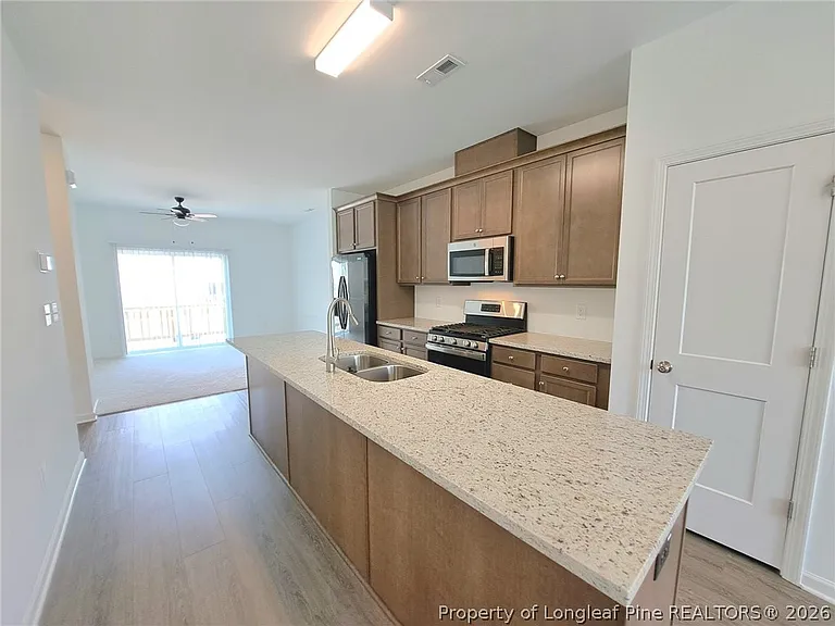 1939 Robin Hill Ln — Photo 10