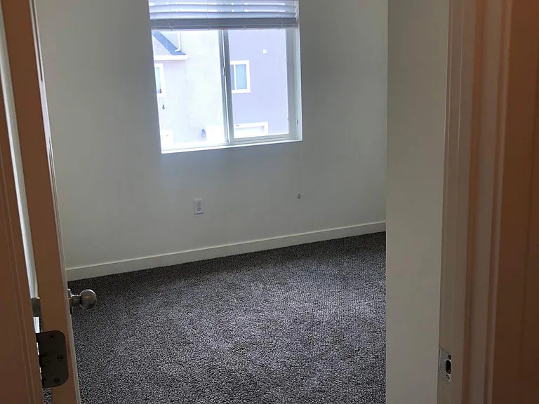 203 E 700 N — Photo 13