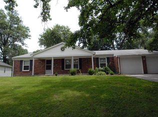 230 Creve Coeur Ave, Manchester, MO