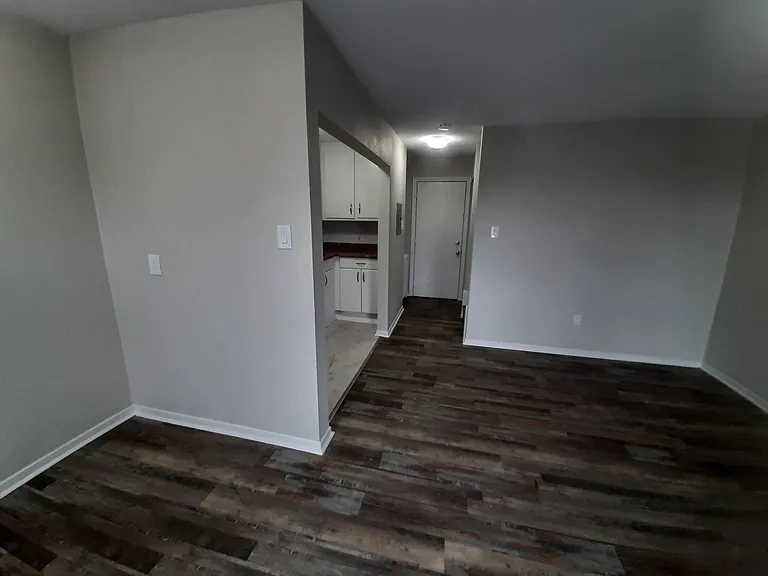 678 King St W #1 — Photo 7