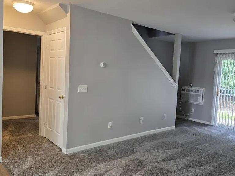 1021 Manitou Dr #3 — Photo 3