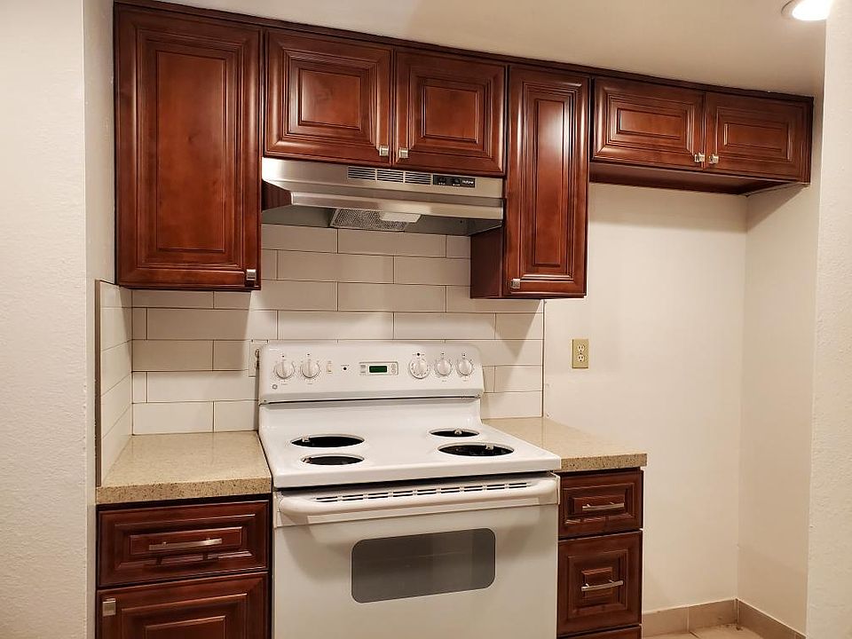 2nd image of 2623 Tiller Ave