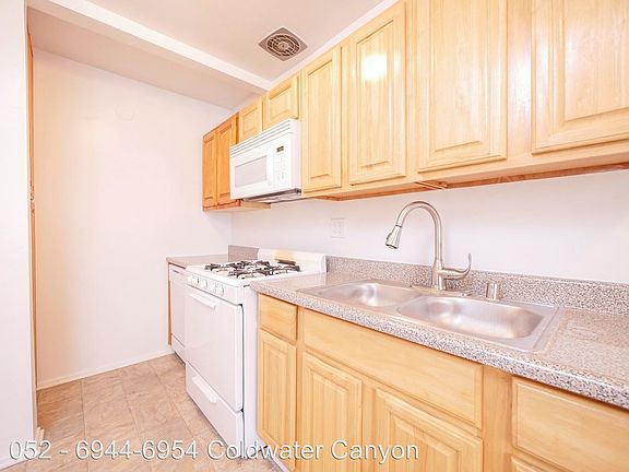 3rd image of 6954 Coldwater Canyon Ave APT 08