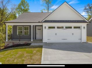 211 W Simmons St, Landrum, SC 29356