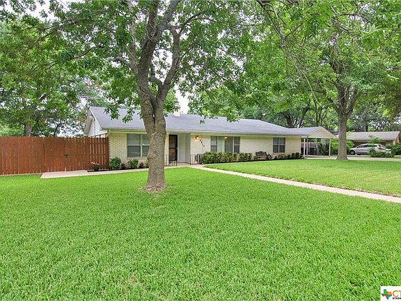 3rd image of 2814 Birdcreek Dr