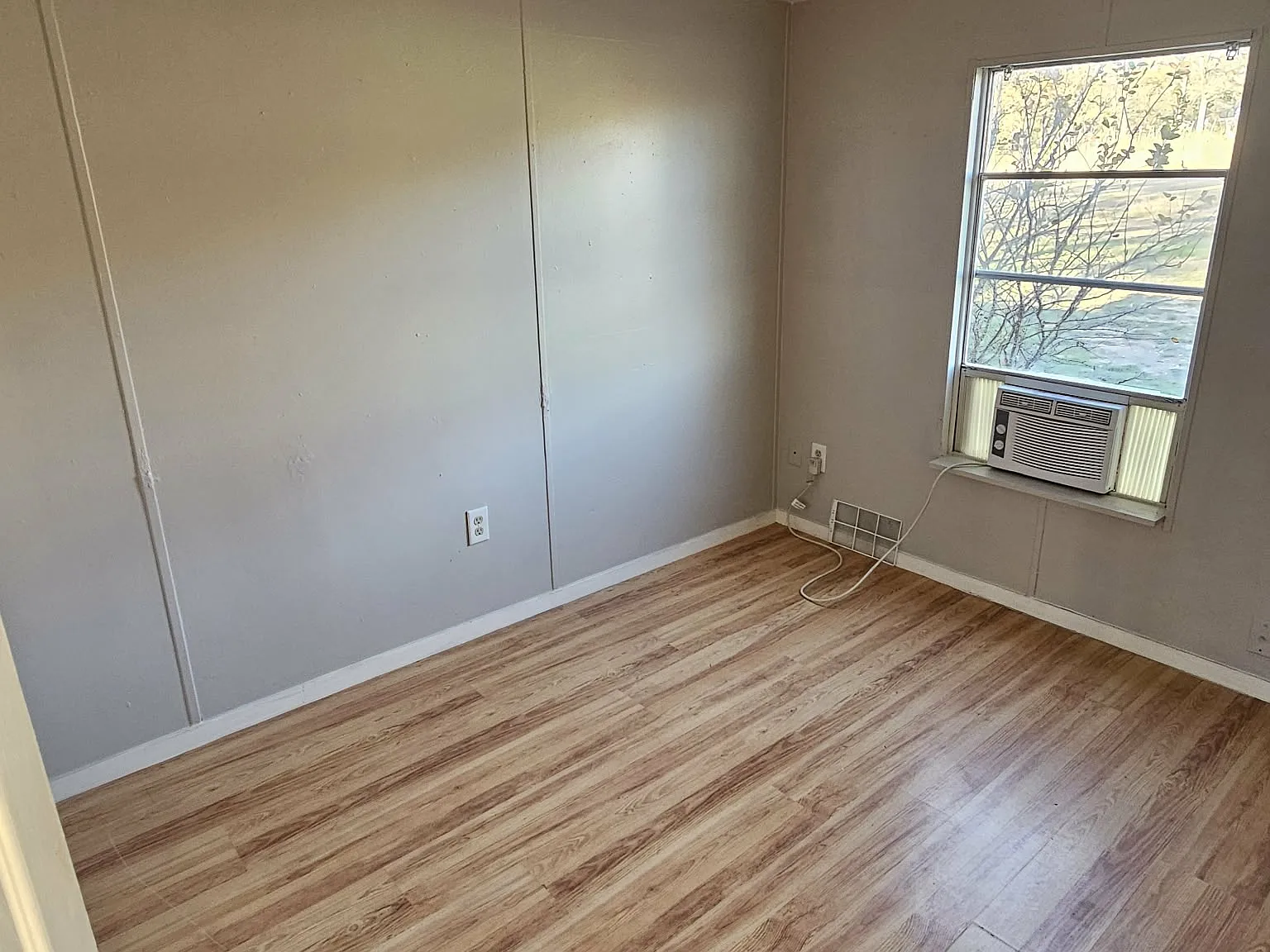 2 bed, 900 sqft, $1,500 — Photo 2