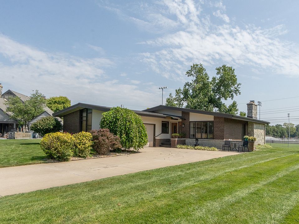 1st image of 546 Robin Hood Dr