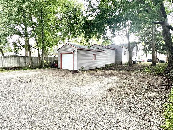 3rd image of 204 S 12th St