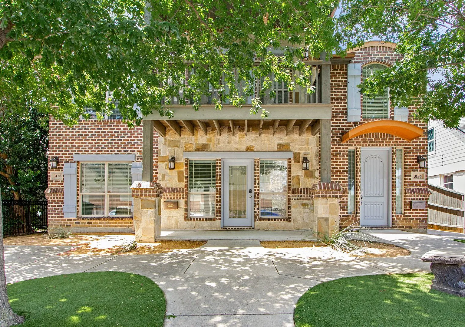 ** Move In July 25th 2027 $5500 ** 5 Bed 3 Bath ** 1 Minute Walk To Tcu Campus ** — Photo 2