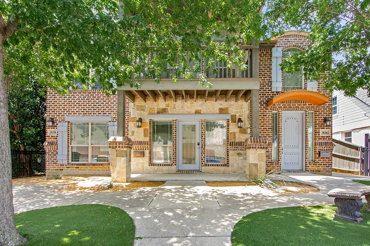 Building Photo - 3120 Rogers Ave