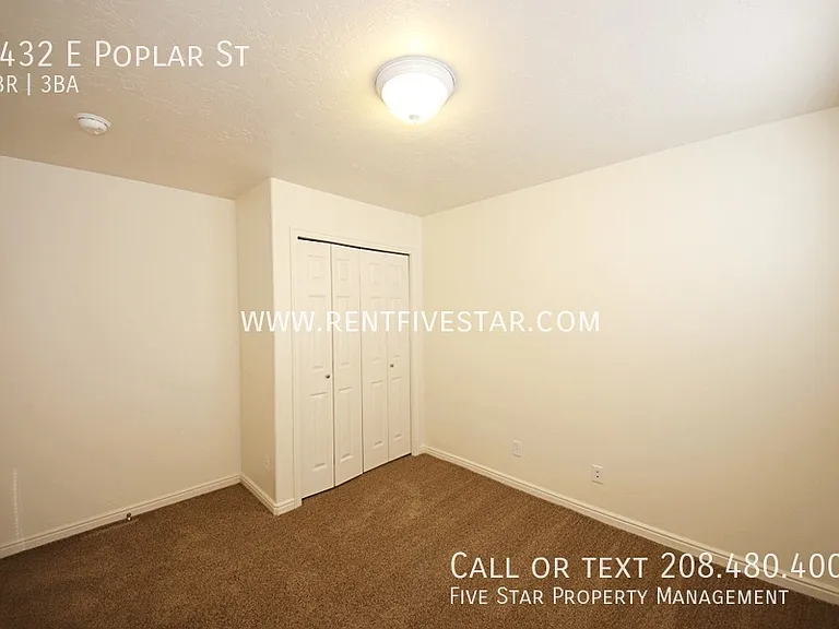 1432 E Poplar St — Photo 16