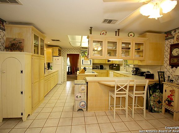 4th image of 5635 Circle Oak Dr