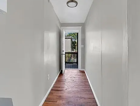 84 2nd St #4 — Photo 9