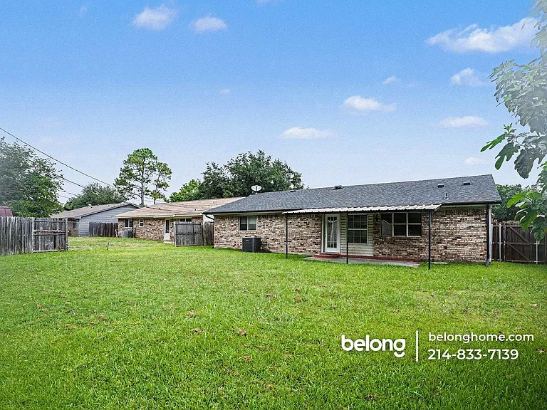 423 Southlake Dr — Photo 17