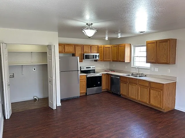 6773 Boston Dr — Photo 20