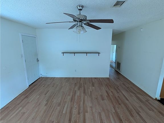 2nd image of 905 Grace St