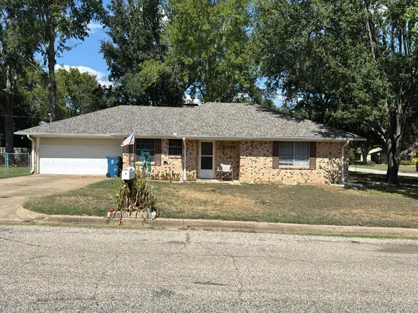 1205 Langford Ln, Whitehouse, TX 75791