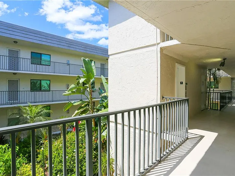 788 Park Shore Dr #D27 — Photo 10