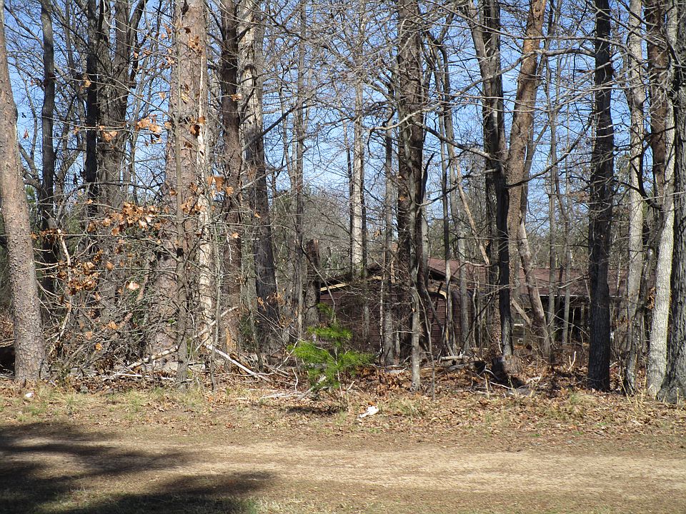 2nd image of 811 Pleasant Dr