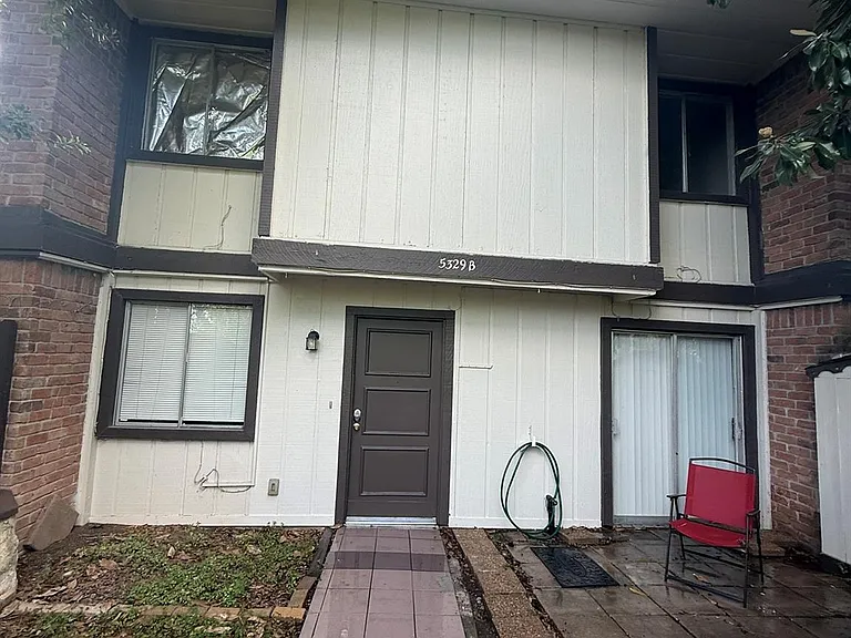 5329 Pinewilde Dr — Photo 1