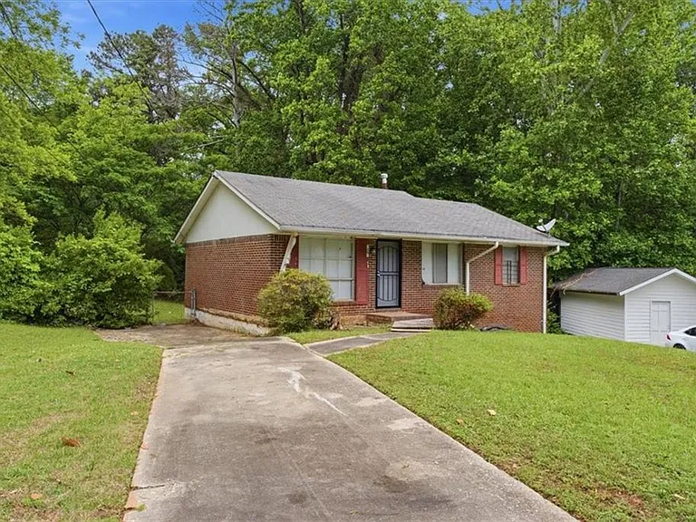 1947 Grange Dr SE — Photo 2