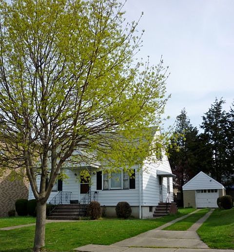 2nd image of 42 Emma Pl