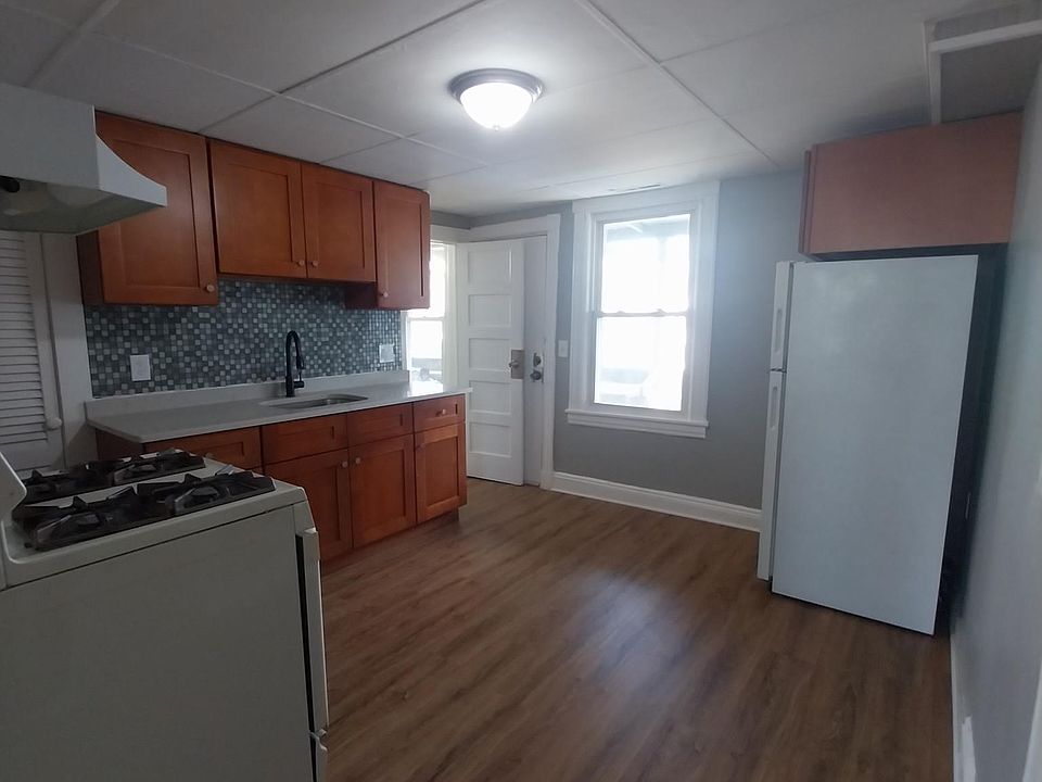 73 Middlesex St Springfield MA Zillow