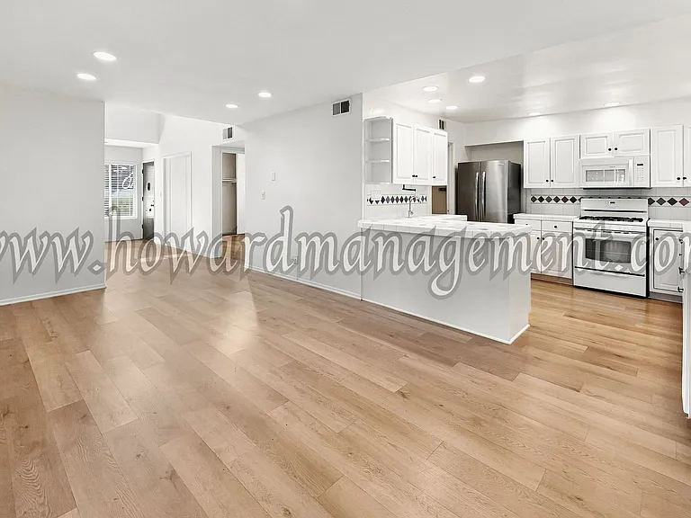 4605 Maytime Ln — Photo 5