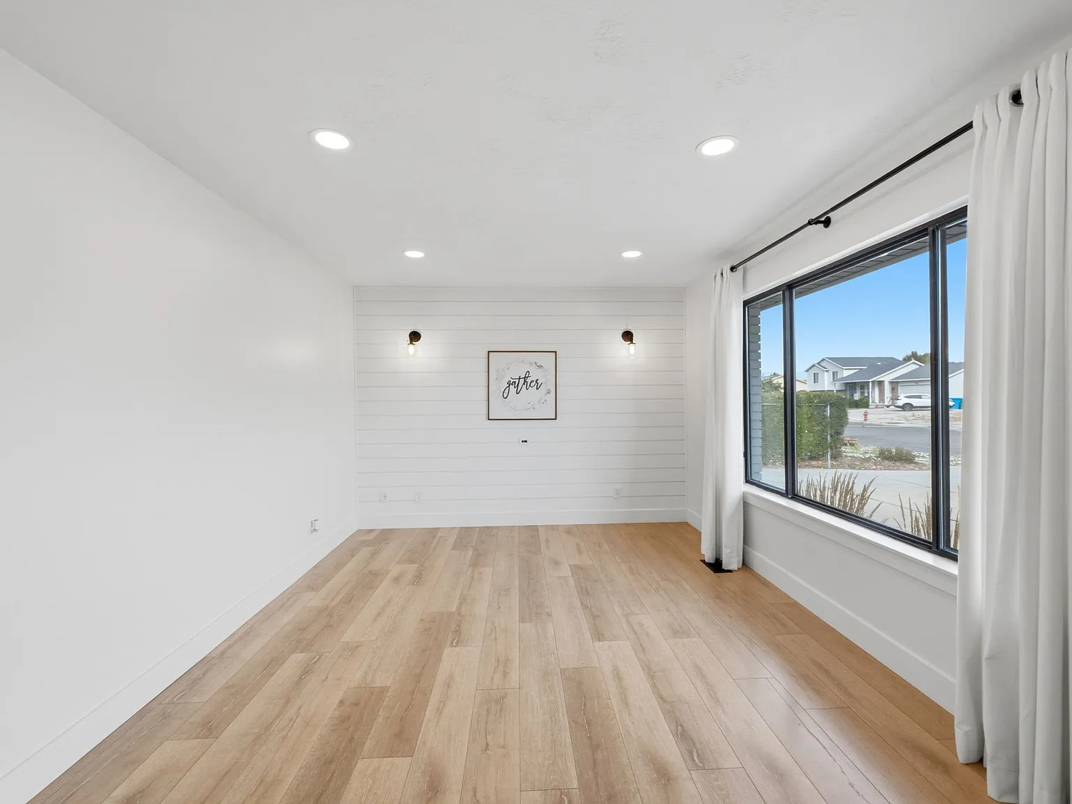 2 bed, 1000 sqft, $1,700 — Photo 3