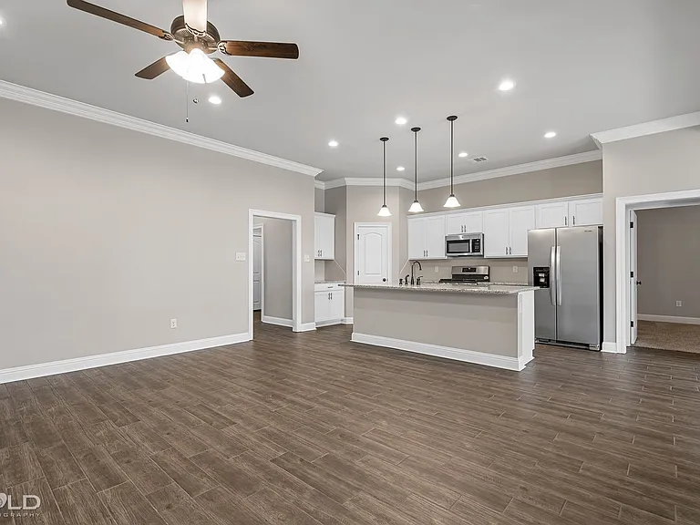 211 Hyperion St — Photo 26