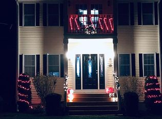 19 Buckingham Dr, Swansea, MA 02777