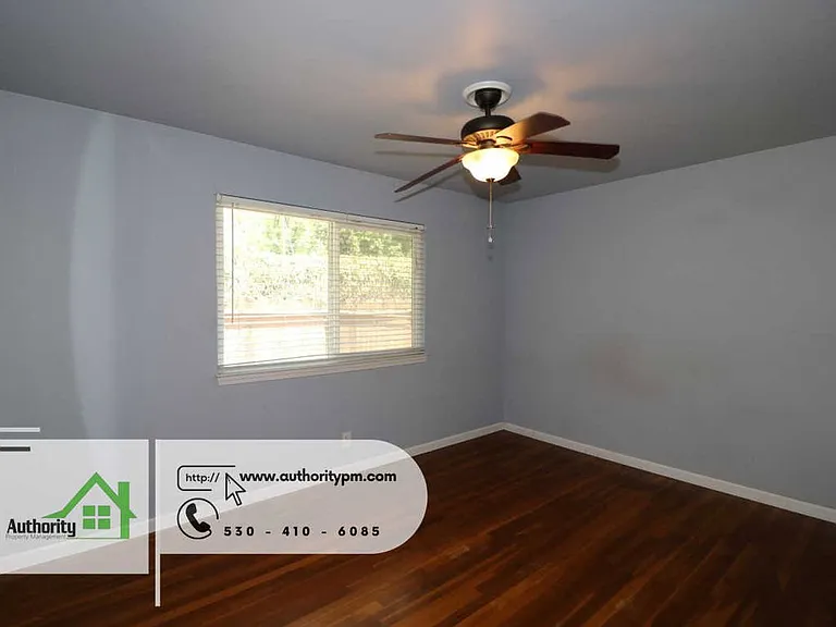 3040 Sharon Ave — Photo 16